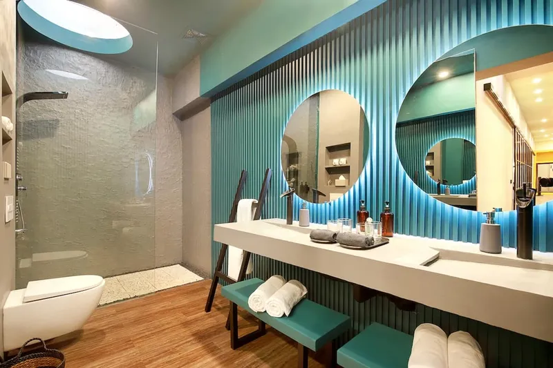 1 out of 4 ensuite bathrooms, enclosed w/skylight and amenities like soap, shampoo, body foam are provided