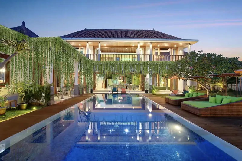 Villa SunKiss — cropped landing hero